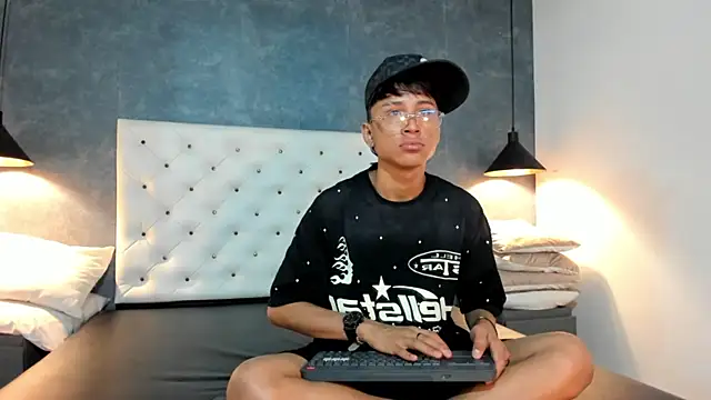 Snapshot of Daddy_Darcks chatting on 10-10-25, 07:46 Daddy Darcks online show from 10-10-25, 07:46