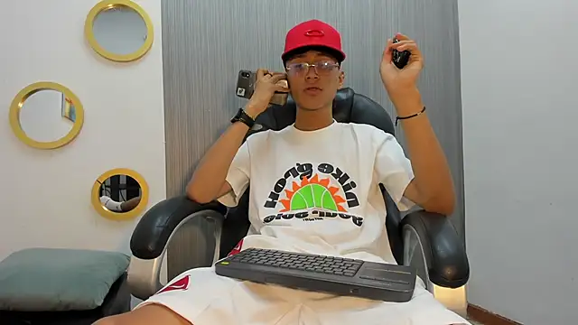 Snapshot of Daddy_Darcks chatting on 10-16-25, 07:15 Daddy Darcks online show from 10-16-25, 07:15