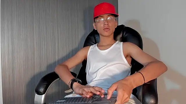 Snapshot of Daddy_Darcks chatting on 10-22-25, 09:03 Daddy Darcks online show from 10-22-25, 09:03