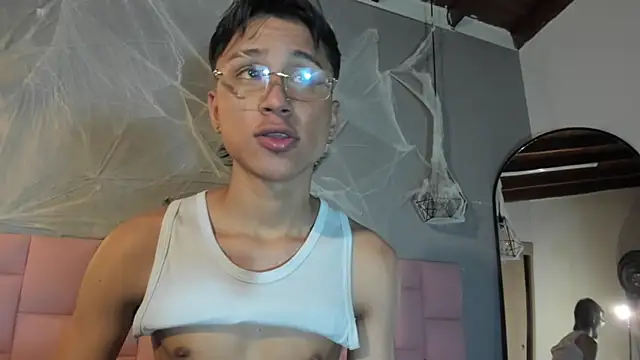 Snapshot of Daddy_Darcks chatting on 10-25-25, 07:41 Daddy Darcks online show from 10-25-25, 07:41