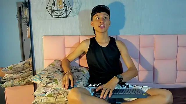 Snapshot of Daddy_Darcks chatting on 11-07-25, 08:20 Daddy Darcks online show from 11-07-25, 08:20