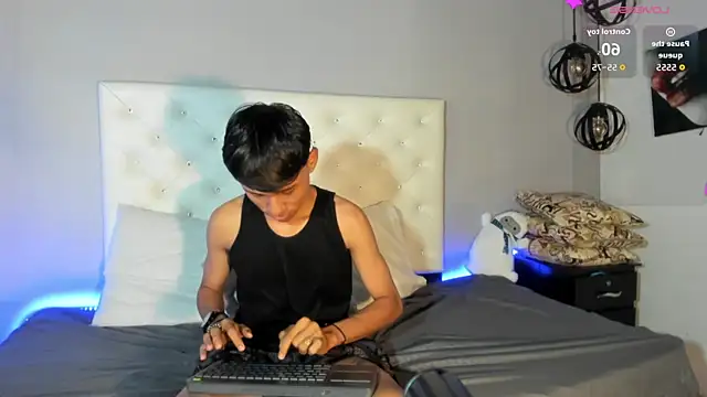 Snapshot of Daddy_Darcks chatting on 11-15-25, 08:38 Daddy Darcks online show from 11-15-25, 08:38