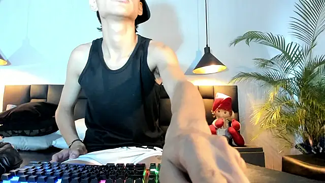 Snapshot of Daddy_Darcks chatting on 12-05-25, 04:14 Daddy Darcks online show from 12-05-25, 04:14