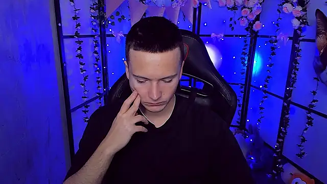 ZackNeal online show from 09-10-25, 05:18