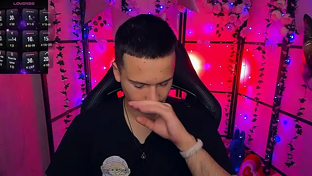 ZackNeal online show from 09-15-25, 05:18