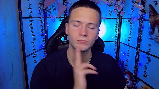 ZackNeal online show from 09-18-25, 05:09