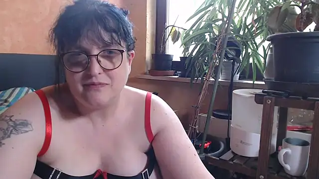 Snapshot of ladyfrombonn chatting on 05-14-26, 02:13 ladyfrombonn online show from 05-14-26, 02:13
