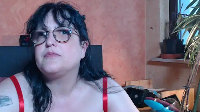Snapshot of ladyfrombonn chatting on 05-15-26, 06:37 ladyfrombonn online show from 05-15-26, 06:37