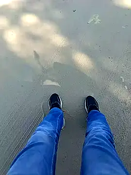 Snapshot of Desiandaj chatting on 12-17-25, 08:31 Desiandaj online show from 12-17-25, 08:31