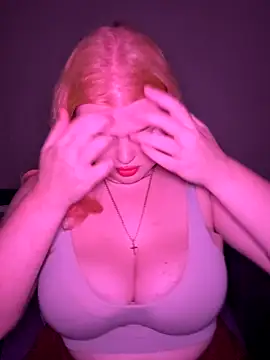 Snapshot of _Adele_Moor_ chatting on 10-01-25, 03:51 Adele Moor online show from 10-01-25, 03:51