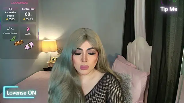 Unforgettable Maria online show from 12-17-25, 03:12