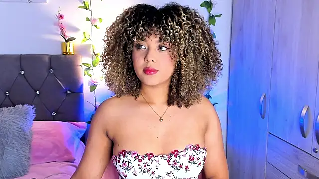 isajonnes18 online show from 10-06-25, 09:45