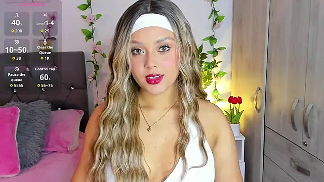 isajonnes18 online show from 10-18-25, 10:54