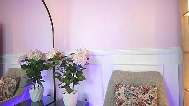 MilaCrave online show from 04-23-26, 11:42