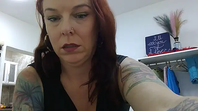 Snapshot of Island_Siren chatting on 09-29-25, 05:29 Island Siren online show from 09-29-25, 05:29