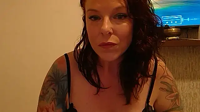 Snapshot of Island_Siren chatting on 10-20-25, 07:14 Island Siren online show from 10-20-25, 07:14