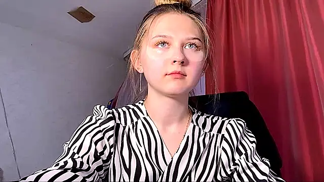 Snapshot of Smoke_mama chatting on 09-12-25, 02:28 Smoke mama online show from 09-12-25, 02:28