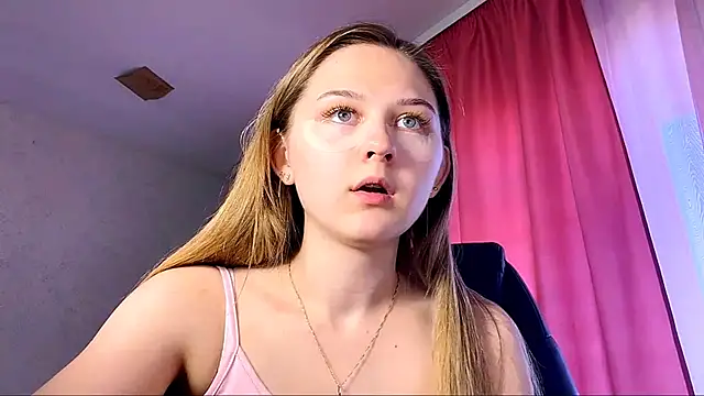 Snapshot of Smoke_mama chatting on 09-14-25, 12:15 Smoke mama online show from 09-14-25, 12:15