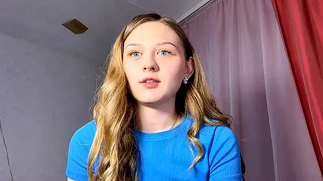 Snapshot of Smoke_mama chatting on 09-18-25, 04:42 Smoke mama online show from 09-18-25, 04:42