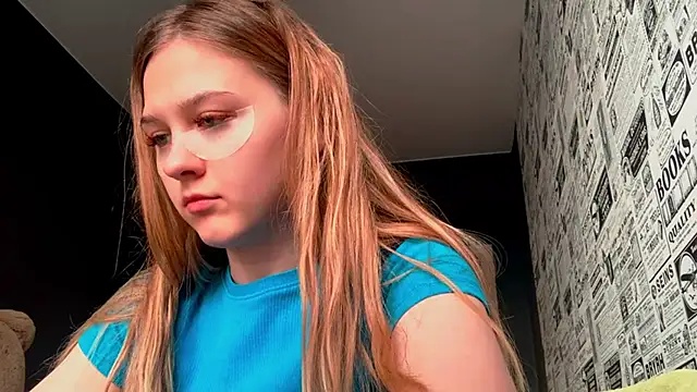 Snapshot of Smoke_mama chatting on 10-04-25, 04:43 Smoke mama online show from 10-04-25, 04:43