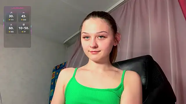 Snapshot of Smoke_mama chatting on 10-12-25, 03:11 Smoke mama online show from 10-12-25, 03:11