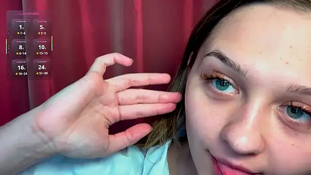 Snapshot of Smoke_mama chatting on 10-16-25, 01:45 Smoke mama online show from 10-16-25, 01:45