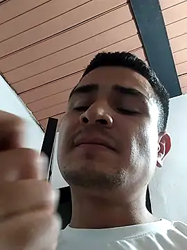 Snapshot of hoteder chatting on 11-15-25, 01:25 hoteder online show from 11-15-25, 01:25