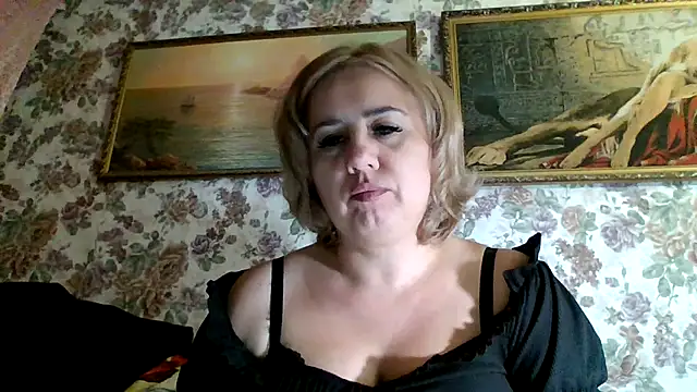 Snapshot of LustyyX chatting on 09-25-25, 04:54 LustyyX online show from 09-25-25, 04:54