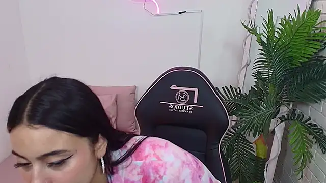 Darling tay online show from 10-01-25, 03:01