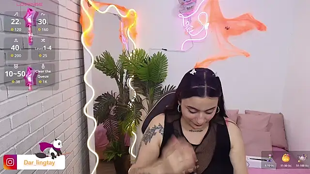 Darling tay online show from 10-24-25, 12:08