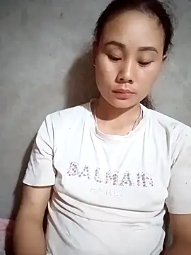 Snapshot of Ruaiuoi chatting on 06-11-26, 12:58 Ruaiuoi online show from 06-11-26, 12:58