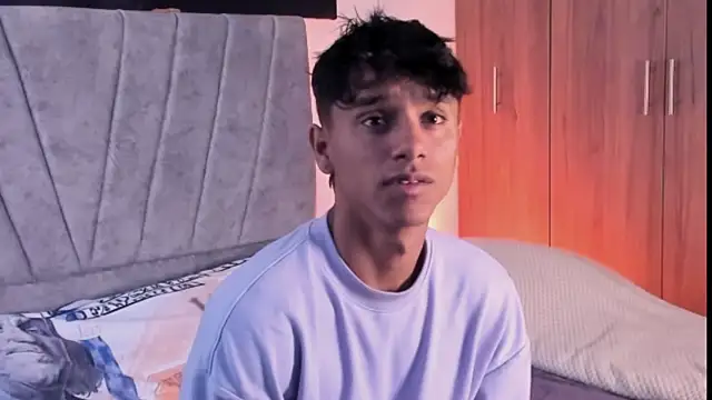 ZYZZ1312 online show from 10-10-25, 04:39