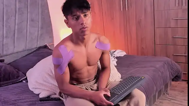 ZYZZ1312 online show from 10-13-25, 07:36