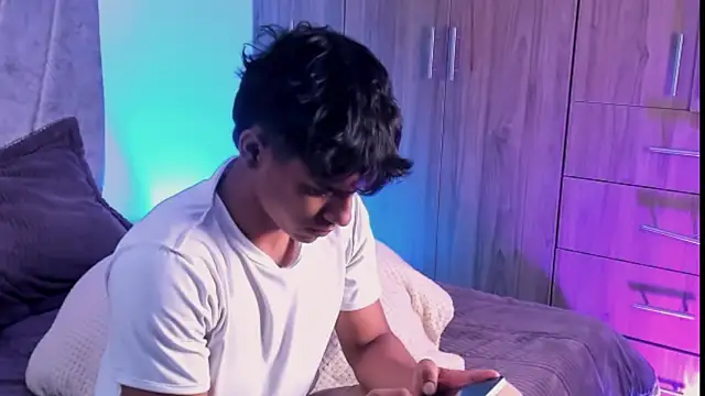 ZYZZ1312 online show from 10-14-25, 06:09