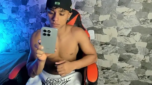 ZYZZ1312 online show from 04-24-26, 05:10