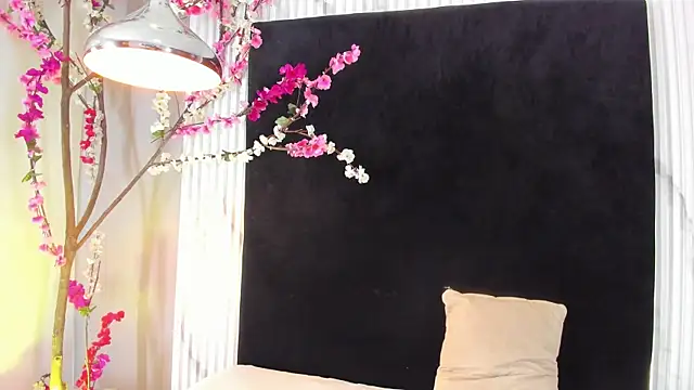 MONIK FOX CR online show from 11-30-25, 07:40