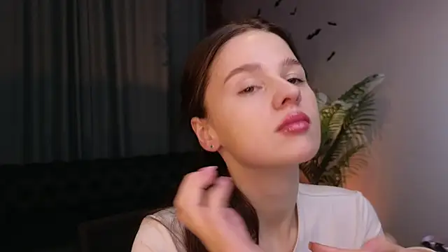 Olivia Farrell online show from 10-31-25, 12:50