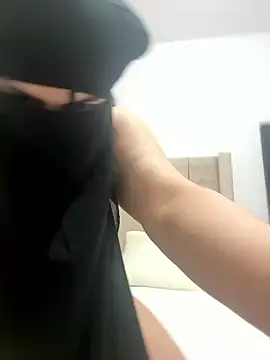 Snapshot of Moroccanbigass chatting on 01-11-26, 10:37 Moroccanbigass online show from 01-11-26, 10:37