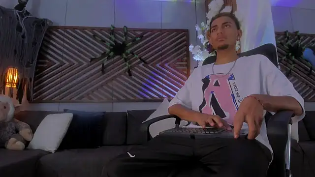 Adonis WB online show from 10-29-25, 09:27