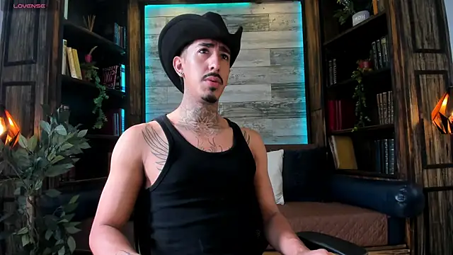 Snapshot of Donovan_Desmond chatting on 06-14-26, 08:44 Donovan Desmond online show from 06-14-26, 08:44