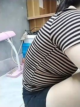 Mie rose online show from 10-12-25, 12:31