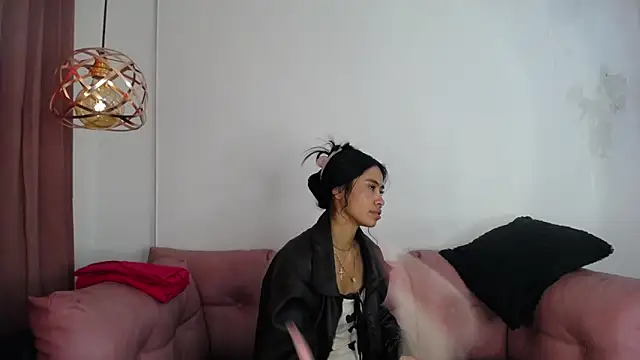 Snapshot of Miahotcs1 chatting on 05-14-26, 03:30 Miahotcs1 online show from 05-14-26, 03:30