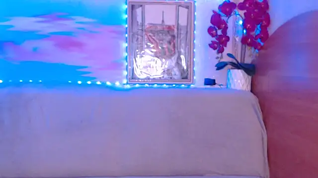 Snapshot of LucyStella8888 chatting on 11-30-25, 04:22 LucyStella8888 online show from 11-30-25, 04:22