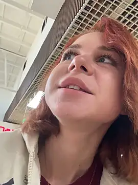 Snapshot of RosieSecret chatting on 09-15-25, 05:18 RosieSecret online show from 09-15-25, 05:18