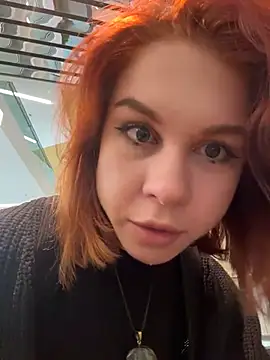 Snapshot of RosieSecret chatting on 10-02-25, 07:04 RosieSecret online show from 10-02-25, 07:04