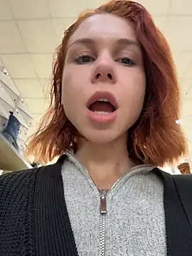 Snapshot of RosieSecret chatting on 10-16-25, 08:04 RosieSecret online show from 10-16-25, 08:04