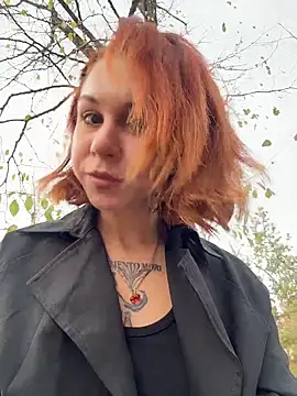 Snapshot of RosieSecret chatting on 10-17-25, 08:06 RosieSecret online show from 10-17-25, 08:06