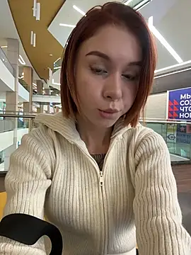 Snapshot of RosieSecret chatting on 10-24-25, 08:11 RosieSecret online show from 10-24-25, 08:11