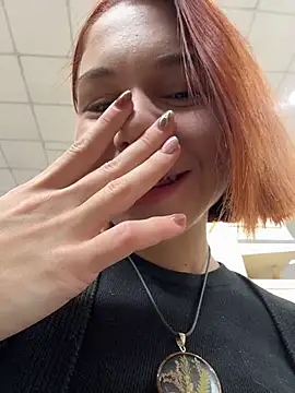 Snapshot of RosieSecret chatting on 10-26-25, 08:09 RosieSecret online show from 10-26-25, 08:09