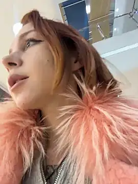 Snapshot of RosieSecret chatting on 11-10-25, 08:13 RosieSecret online show from 11-10-25, 08:13